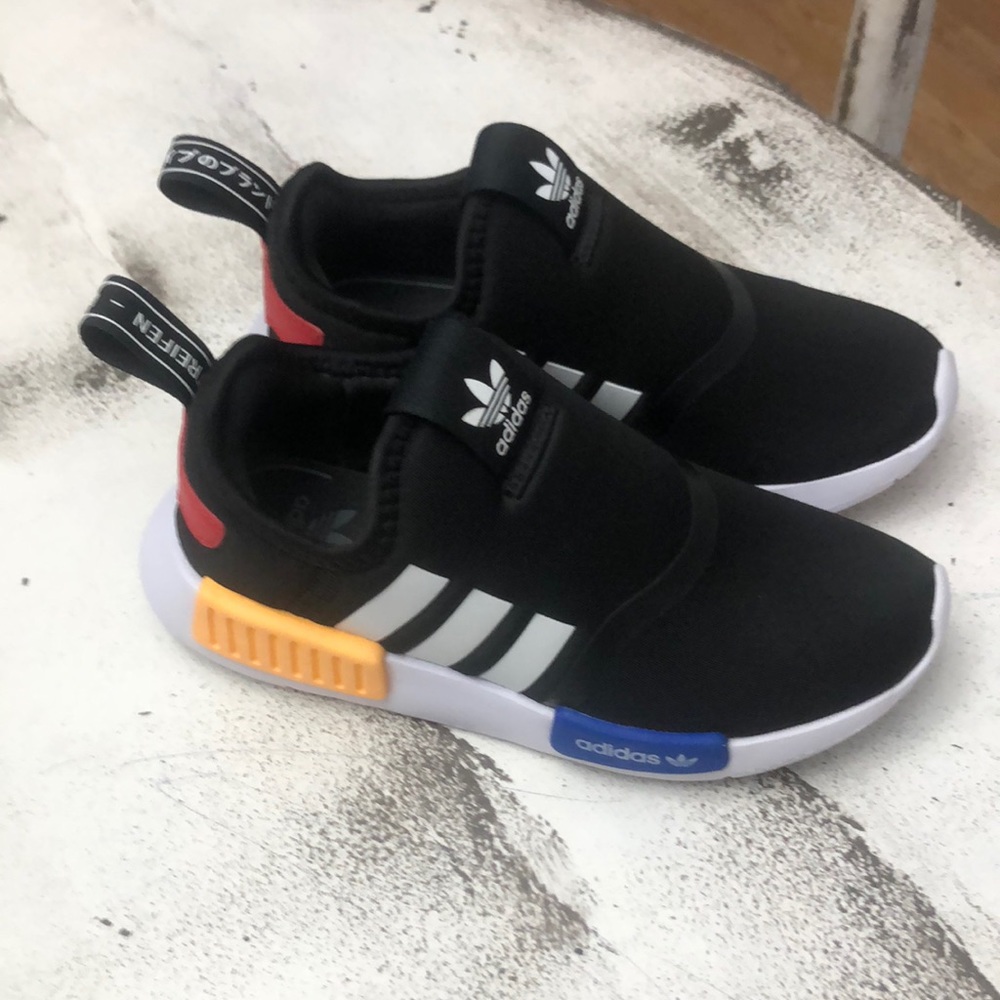 Adidas Boys size 13.5 tried on only!